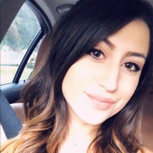 Meet your Posher, Parisa